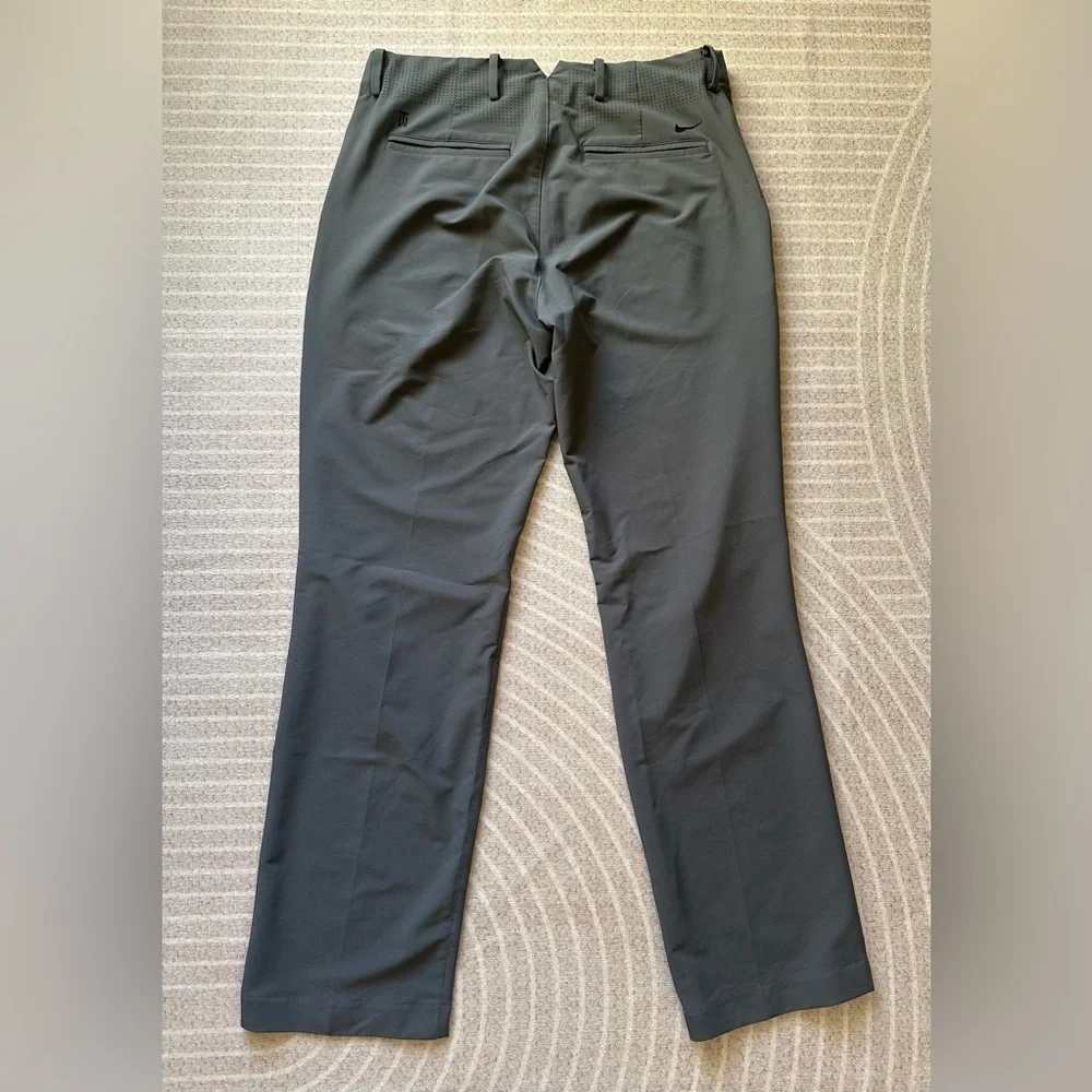 Nike Dri-Fit Tiger Woods Collection Pleated Pants 32x32 M Grey Golf performance